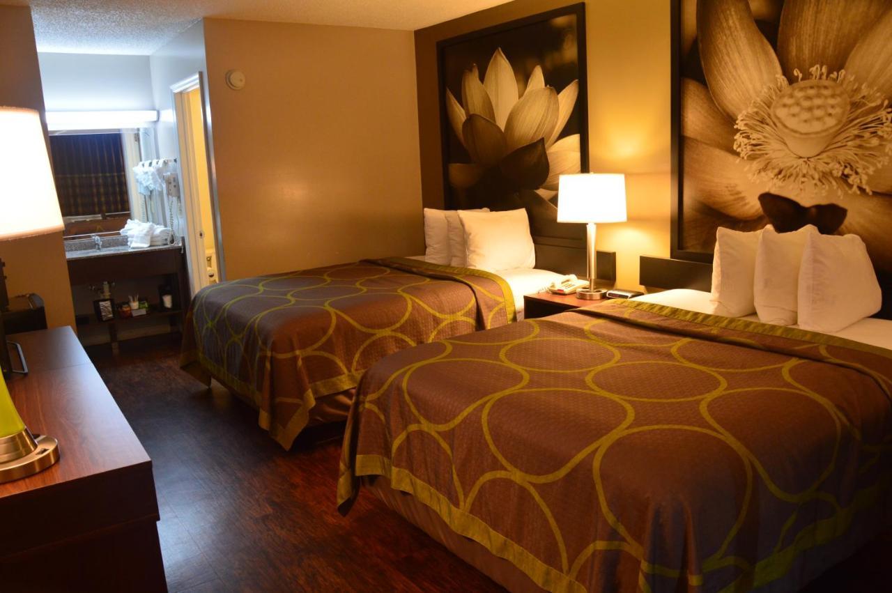 Super 8 By Wyndham Madison Hotel Luaran gambar